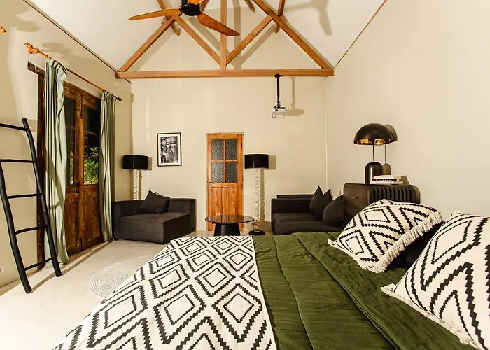 Villa Oasiiis Archive - 2br Rustic *